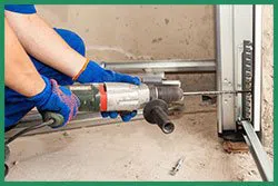 Quality Garage Door Service Snohomish, WA 360-553-4898 - installation-sid-gr-22m